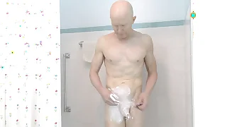 Horny Gay Nudist Shaves nearby Shower